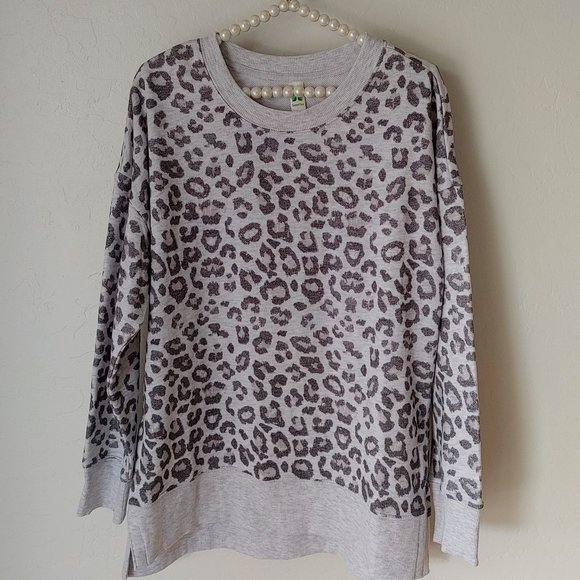 GreenTea Tops - Gray Leopard Tunic Length Sweatshirt - Large